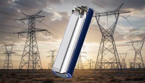 Batterie 18650 Samsung sur un bureau avec station de charge et symbole de recyclage